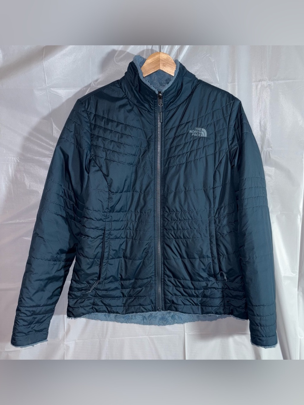 North Face Womens Insulated Reversible Jacket Sz Med Blue Warm Quilted Outerwear
